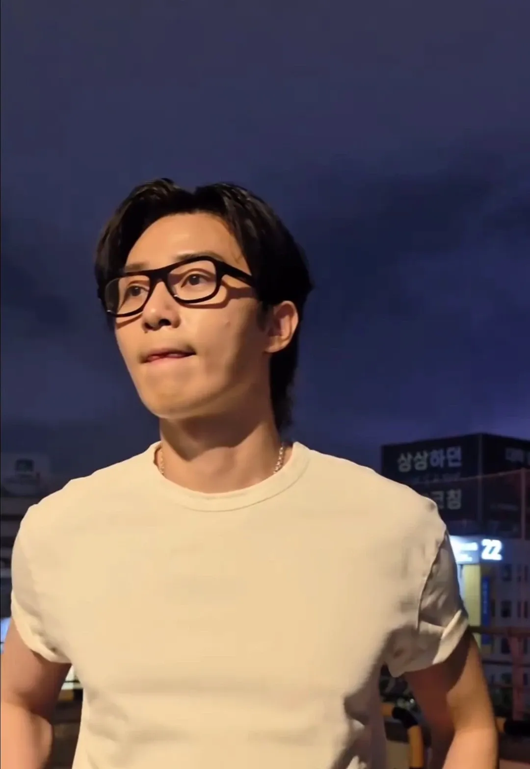 Latest photo of Park Seojoon