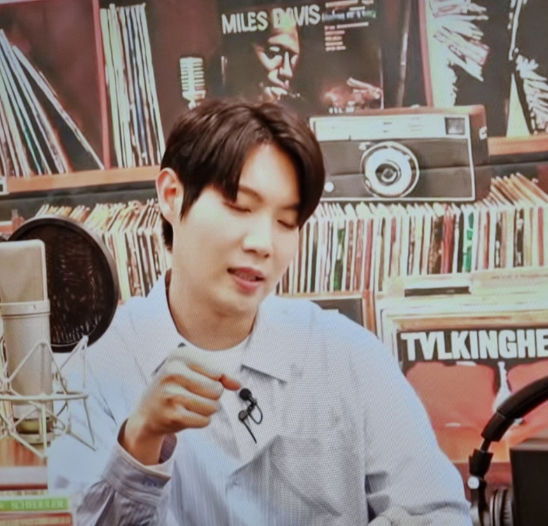 A moment captured by a fan of Son Taejin