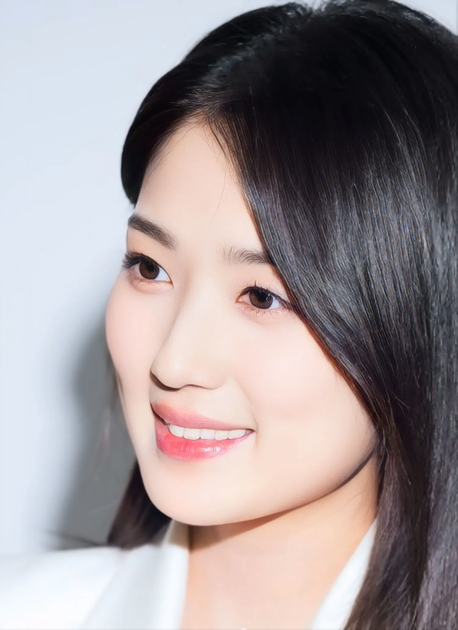 Recent activity shot of Kim Hyeyoon
