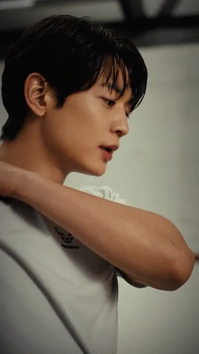 Today's popular wallpaper in Choi Minho community