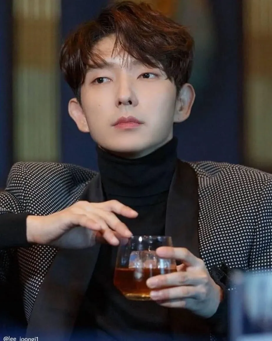 Latest photo of Lee Joongi