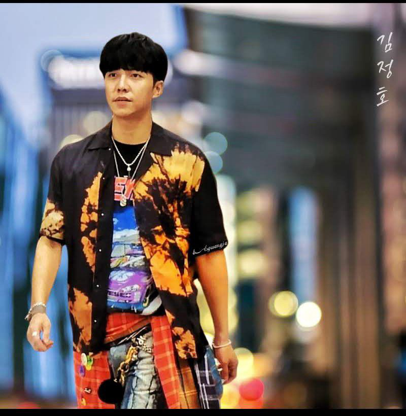 Recent activity shot of Lee Seunggi