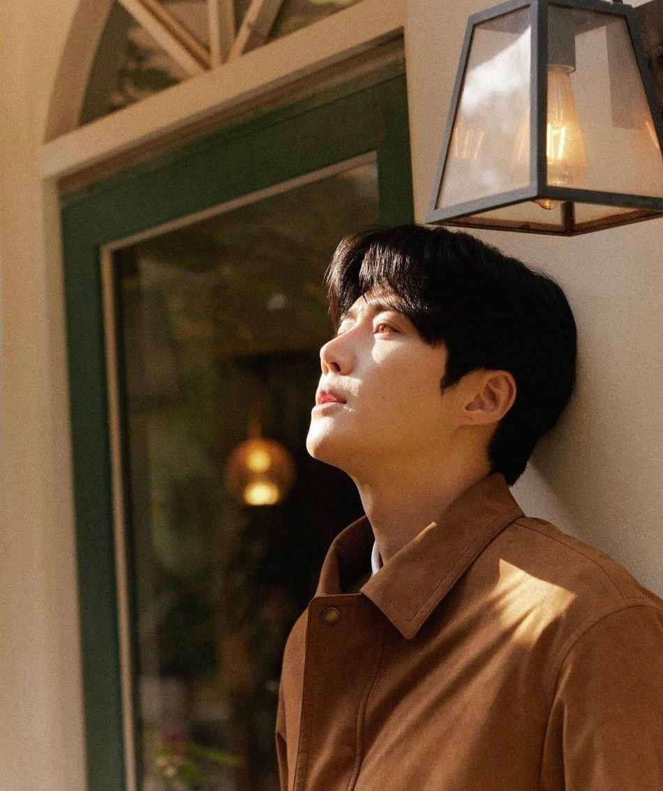 Behind-the-scenes cut of Kim Seonho