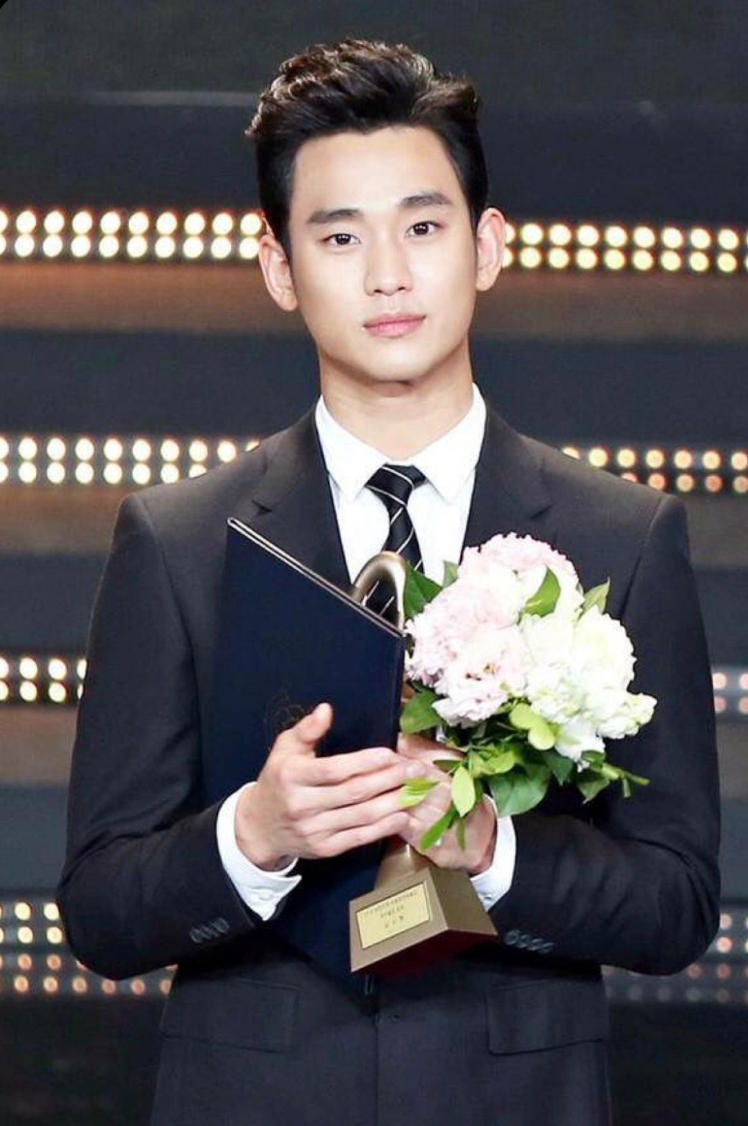 Recent activity shot of Kim Soohyun