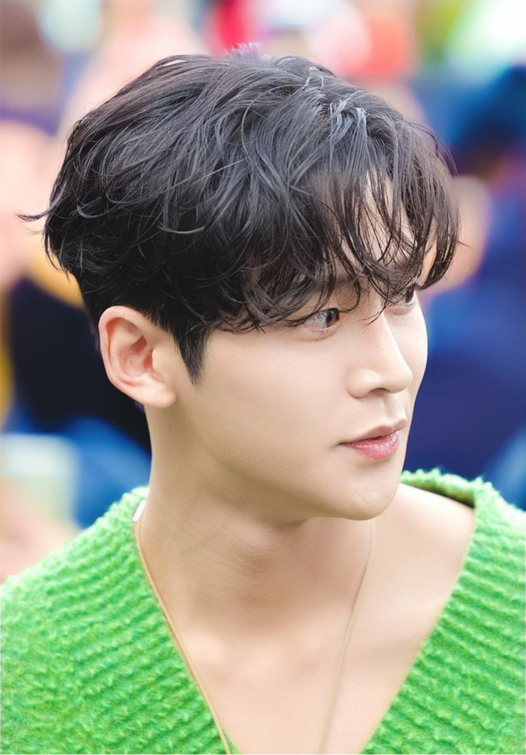 로운의 비하인드 컷