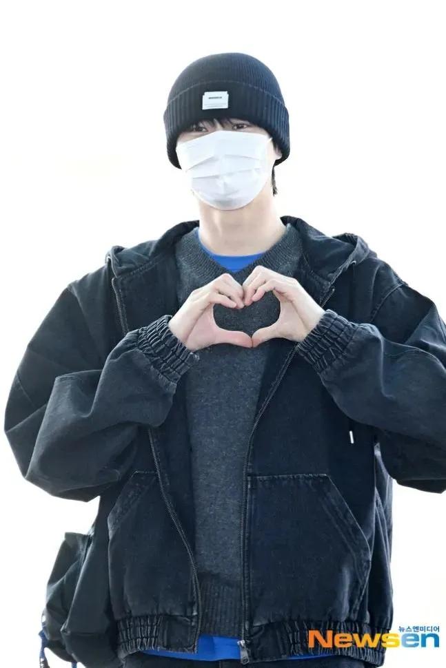 A moment captured by a fan of Byeon Wooseok