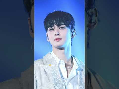 Latest photo of Cha Eunwoo