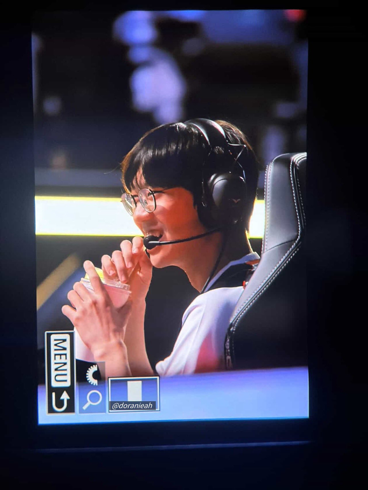 A moment captured by a fan of Doran