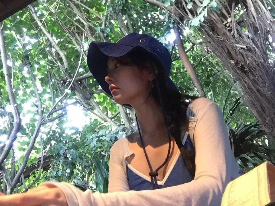 Behind-the-scenes cut of Jung Somin