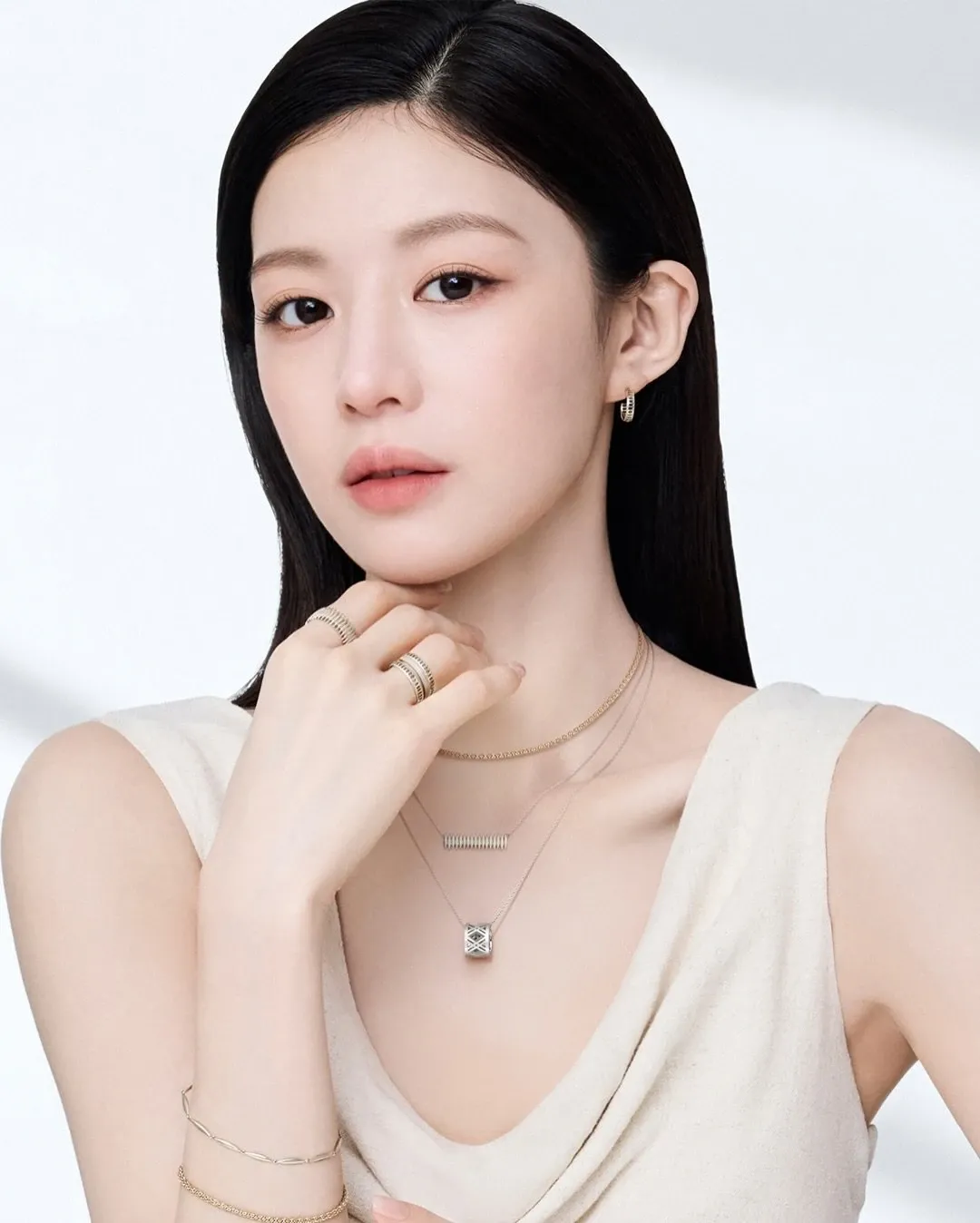 Behind-the-scenes cut of Go Younjung