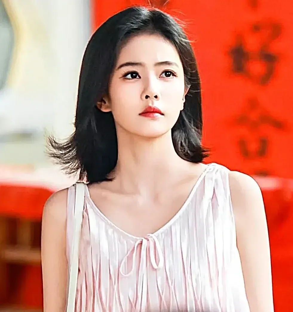 Latest photo of Bai Lu