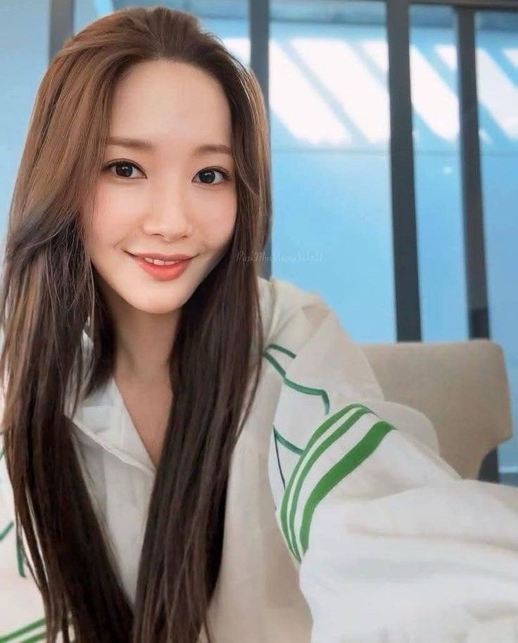 A moment captured by a fan of Park Minyoung