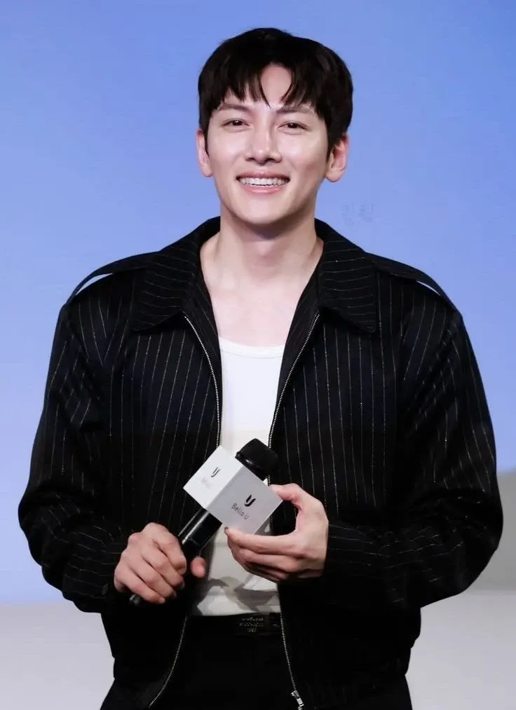 A moment captured by a fan of Ji Changwook