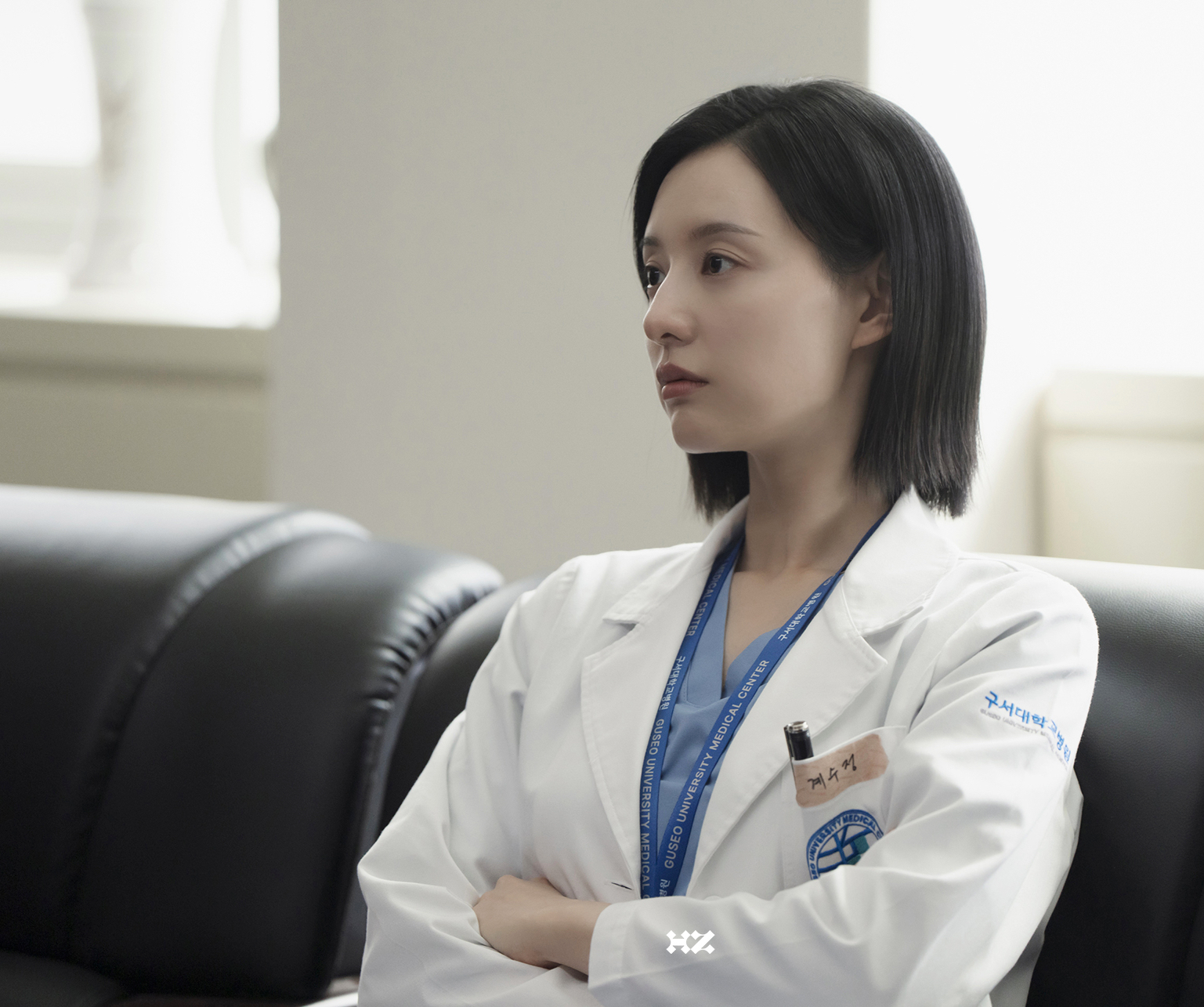 Behind-the-scenes cut of Kim Jiwon