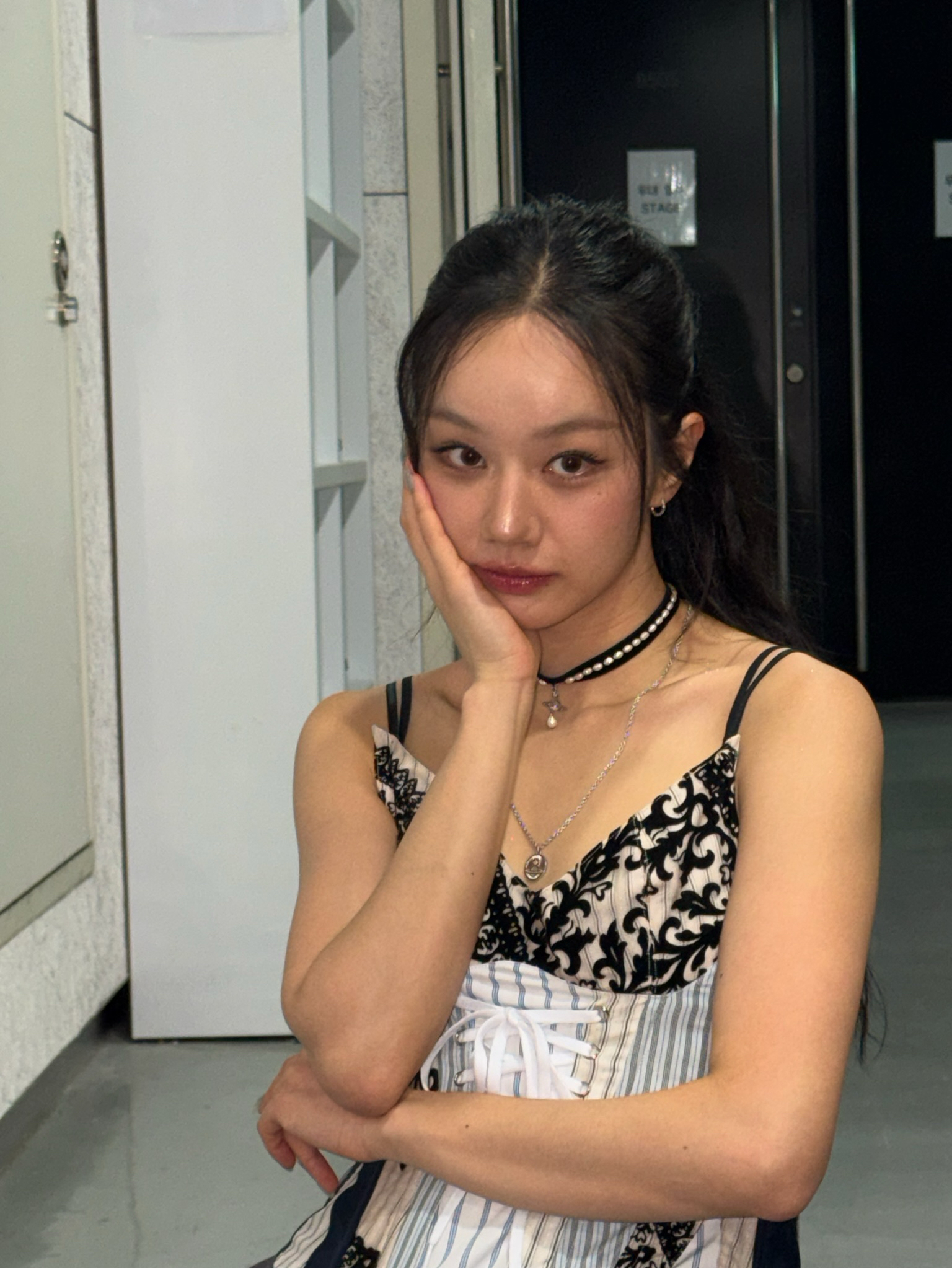 Behind-the-scenes cut of Hyeri