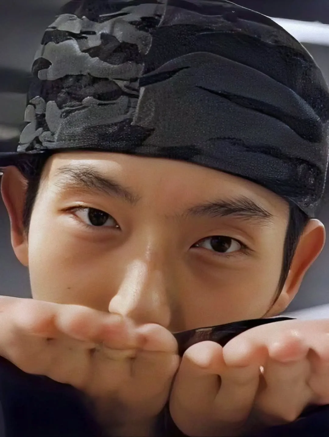 Behind-the-scenes cut of Lee Joongi