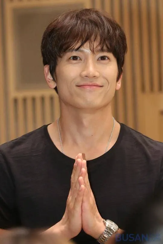 A moment captured by a fan of Ji Sung