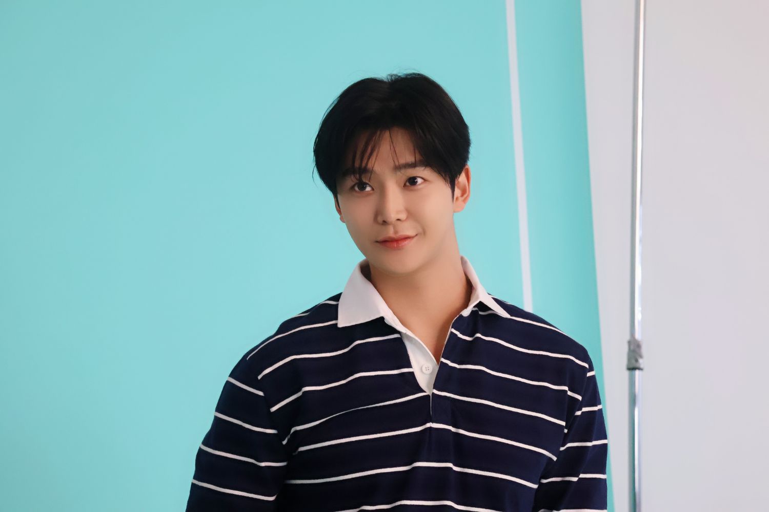 로운의 비하인드 컷