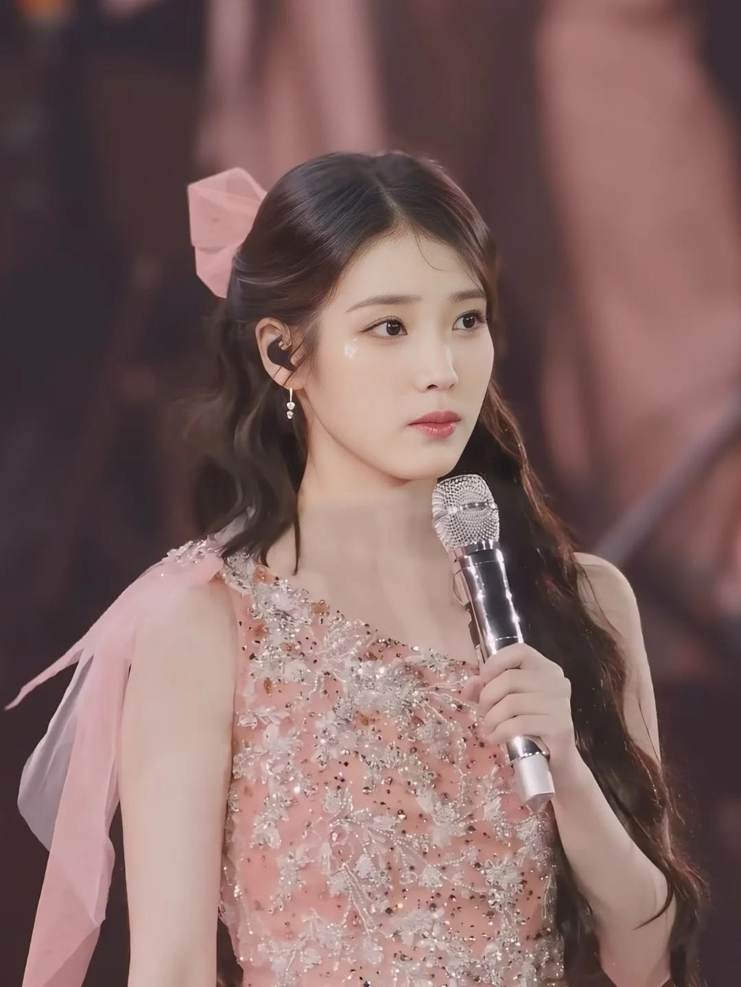 A moment captured by a fan of IU