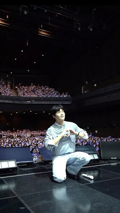 Momen yang diabadikan oleh penggemar Kim Seonho