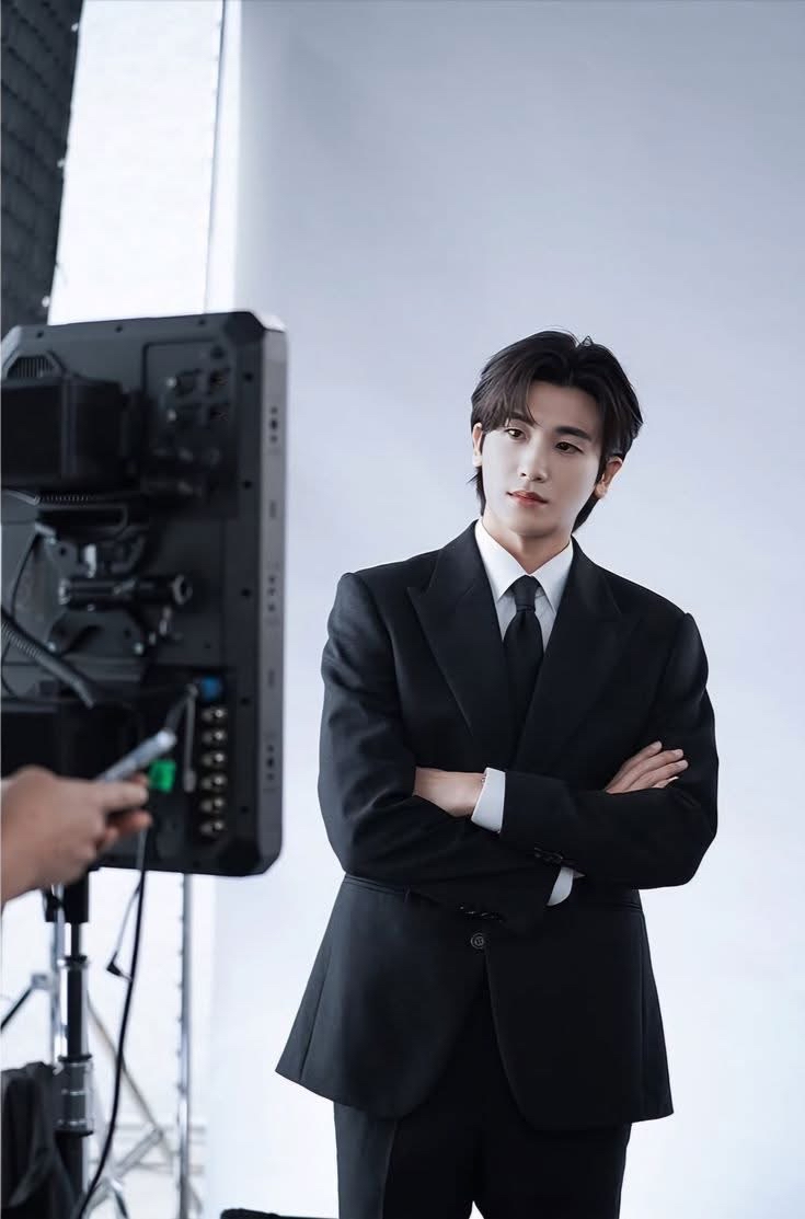 Behind-the-scenes cut of Park Hyungsik