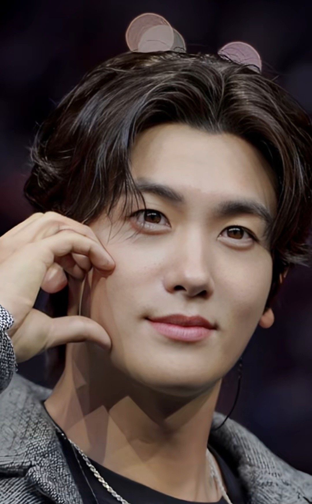 Behind-the-scenes cut of Park Hyungsik