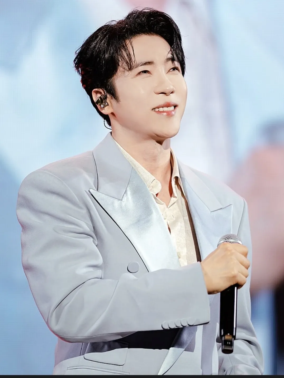 Behind-the-scenes cut of Enoch