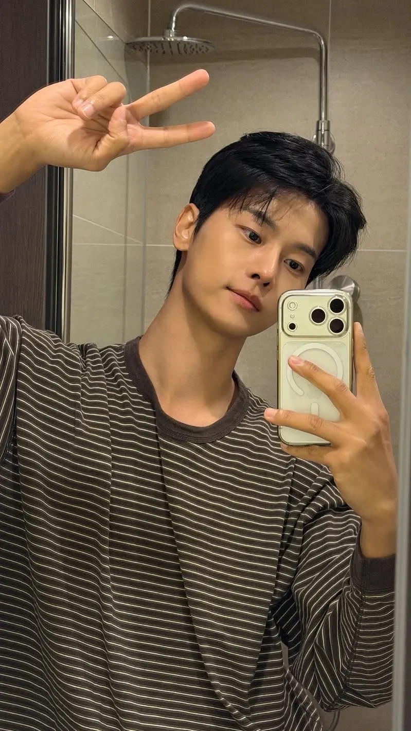 Recent activity shot of Cha Hakyeon (N)