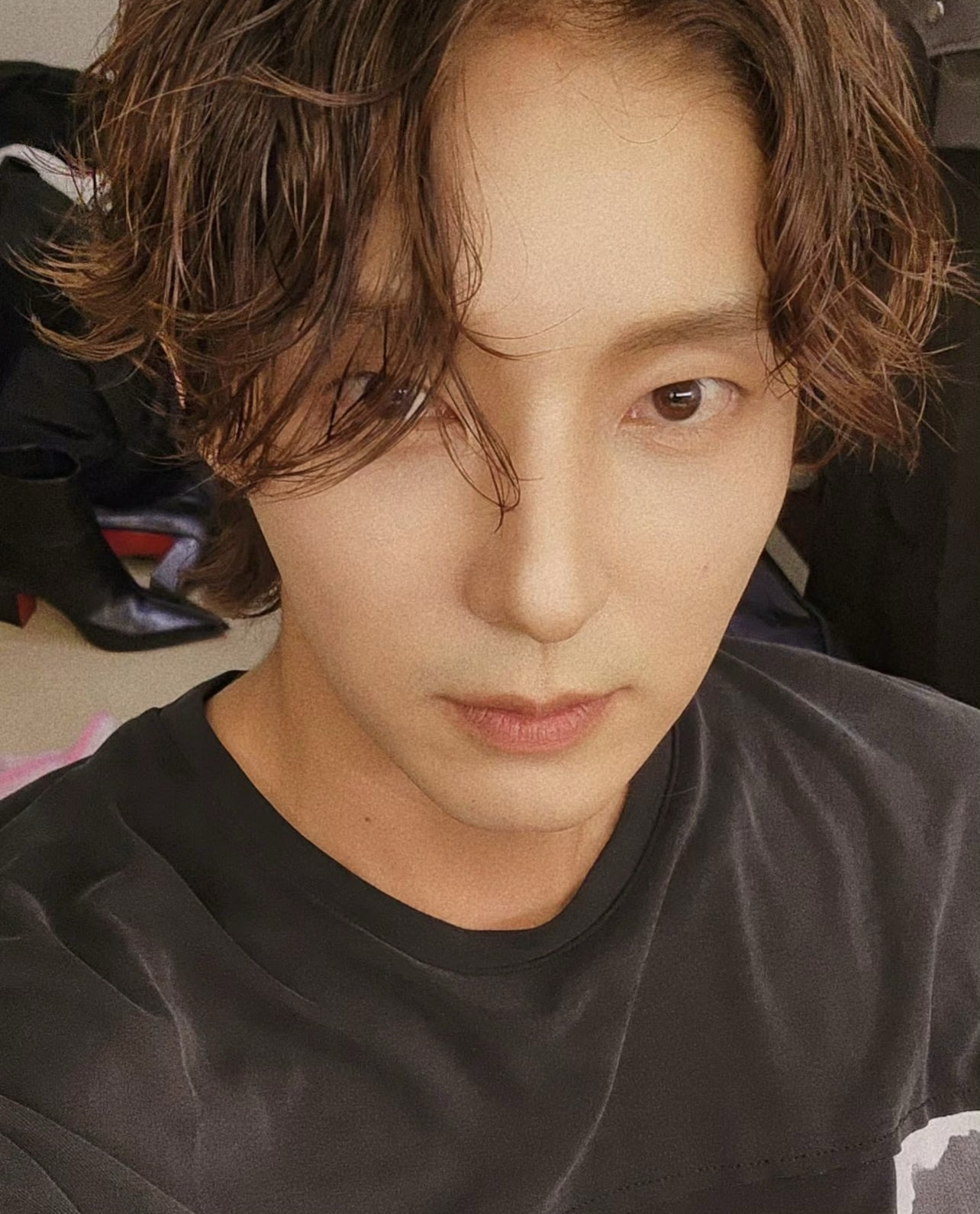 Behind-the-scenes cut of Lee Joongi