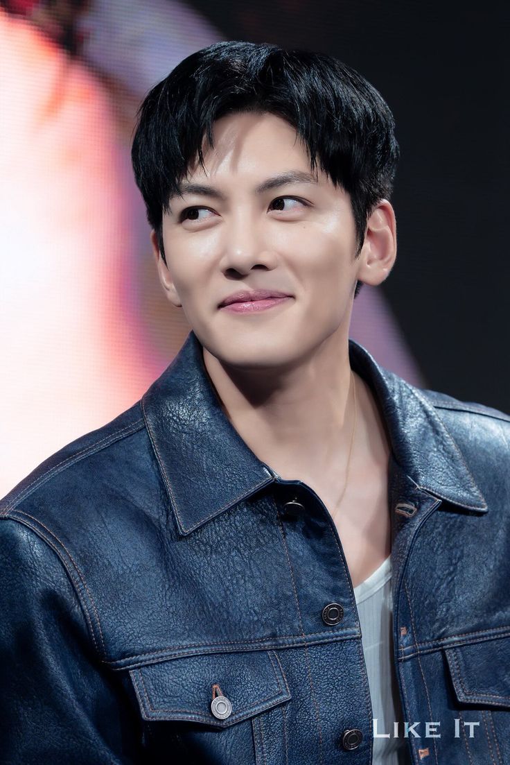 チ・チャンウクの最近の活動ショット