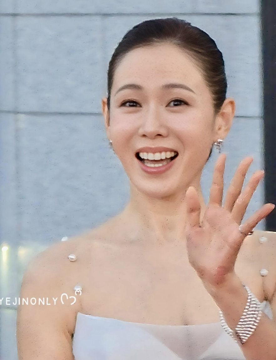 Foto kegiatan terbaru dari Son Yejin