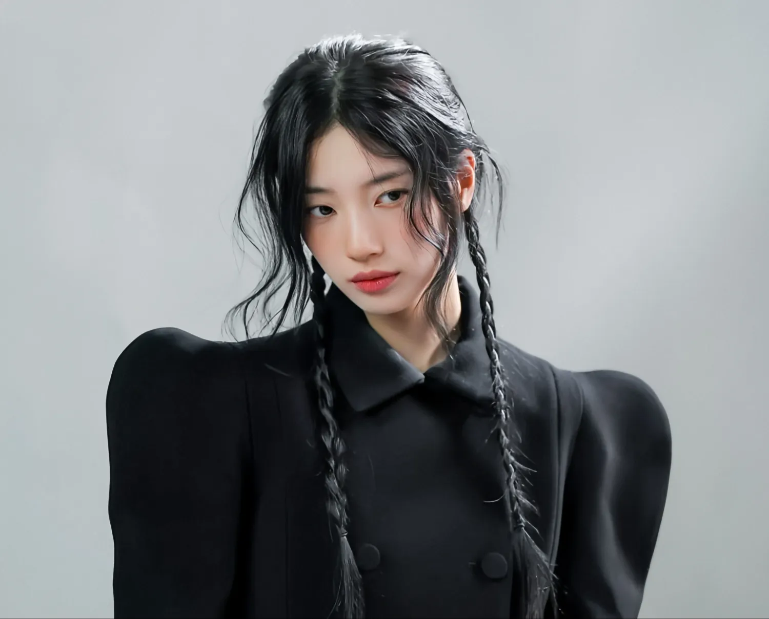 Behind-the-scenes cut of Bae Suzy