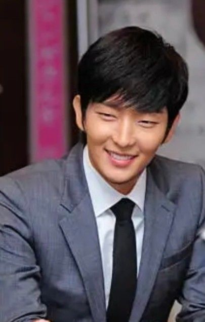 Recent activity shot of Lee Joongi