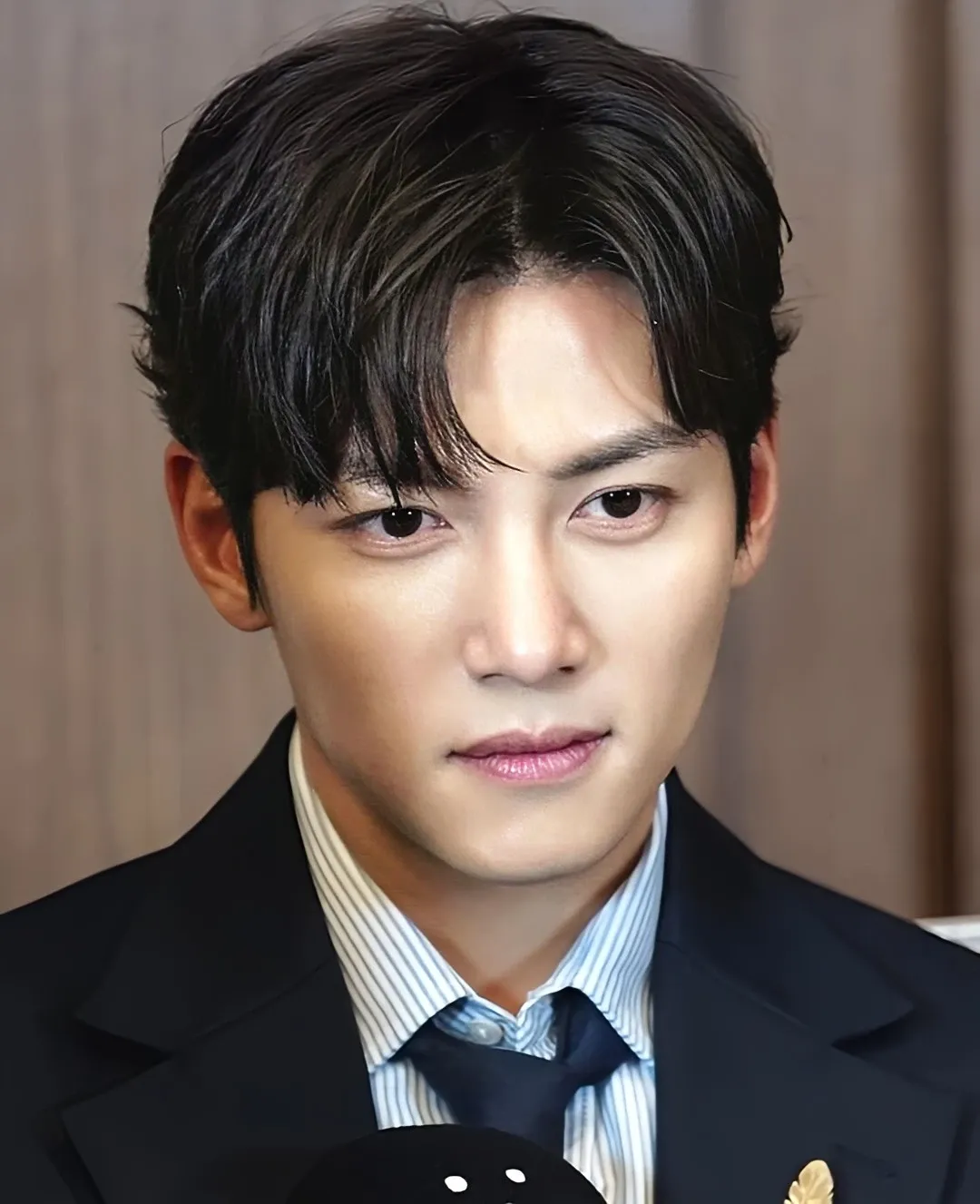 Behind-the-scenes cut of Ji Changwook