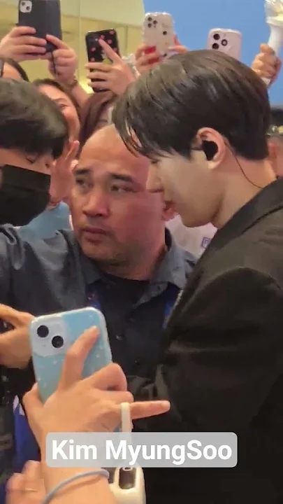 Special wallpaper made by Kim Myungsoo (L)'s fans