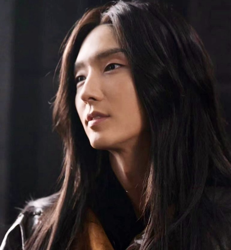 Recent activity shot of Lee Joongi