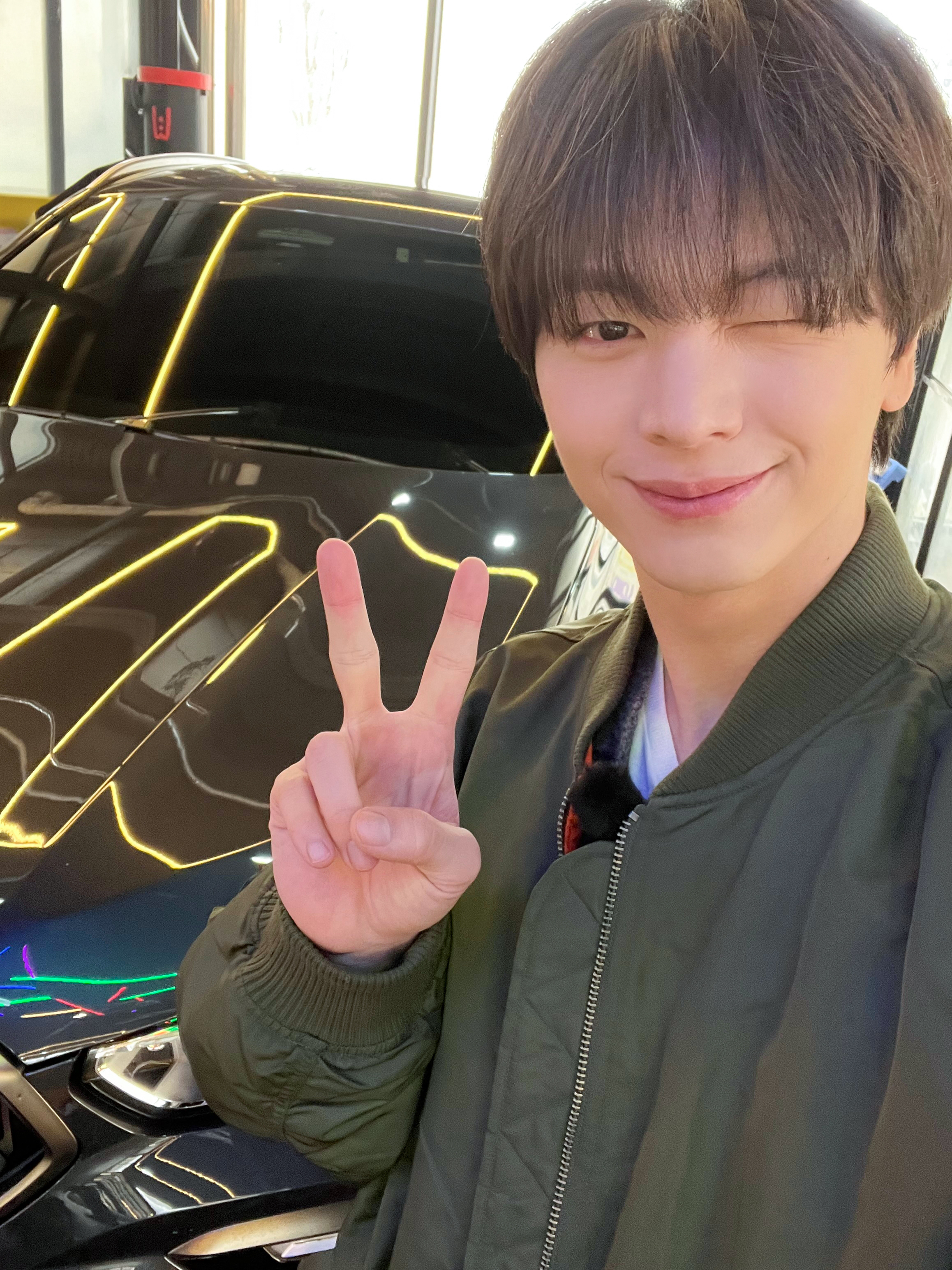 Behind-the-scenes cut of Yook Sungjae