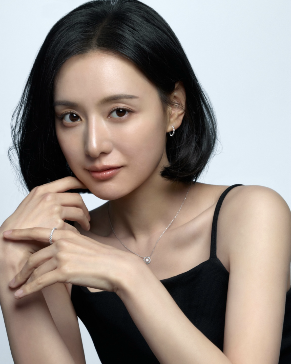 Behind-the-scenes cut of Kim Jiwon