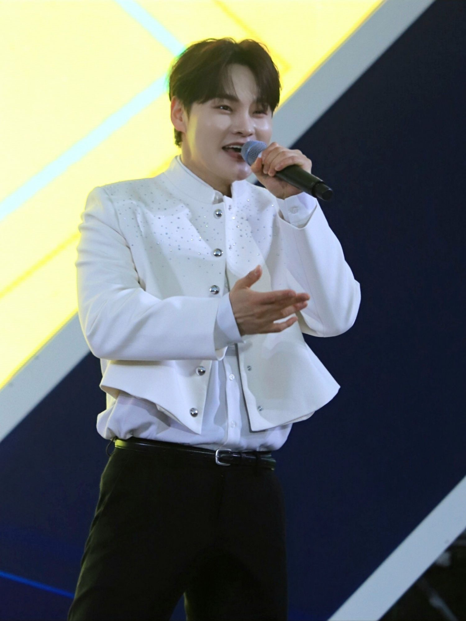 박서진의 비하인드 컷