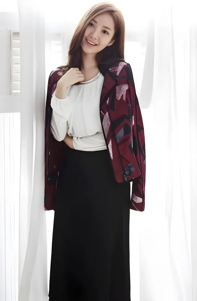 Behind-the-scenes cut of Park Minyoung