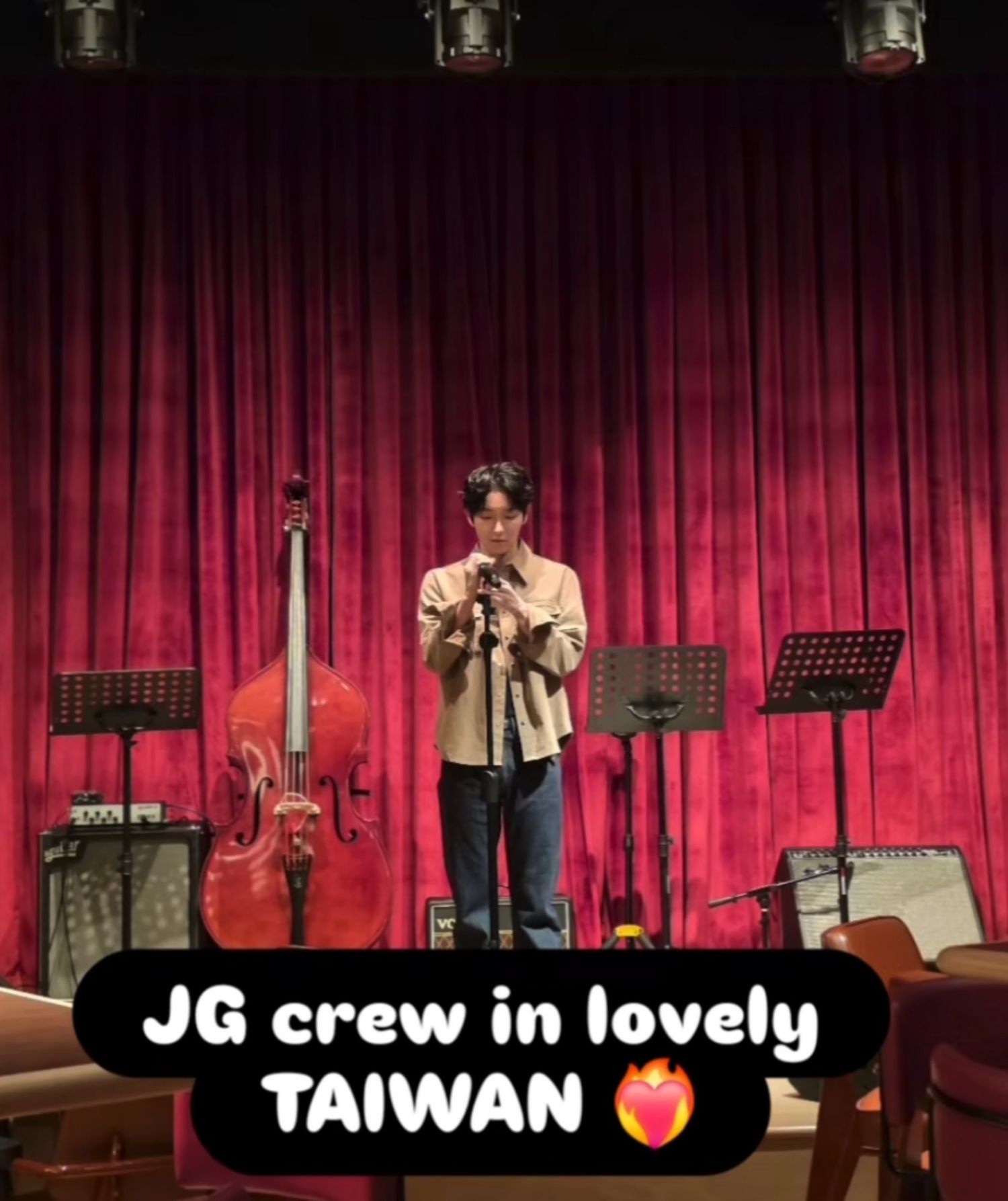 A moment captured by a fan of Lee Joongi