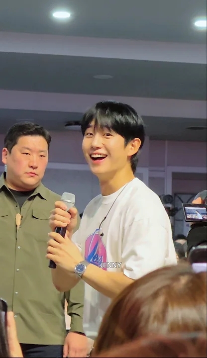 丁海寅粉丝亲手制作的特别壁纸