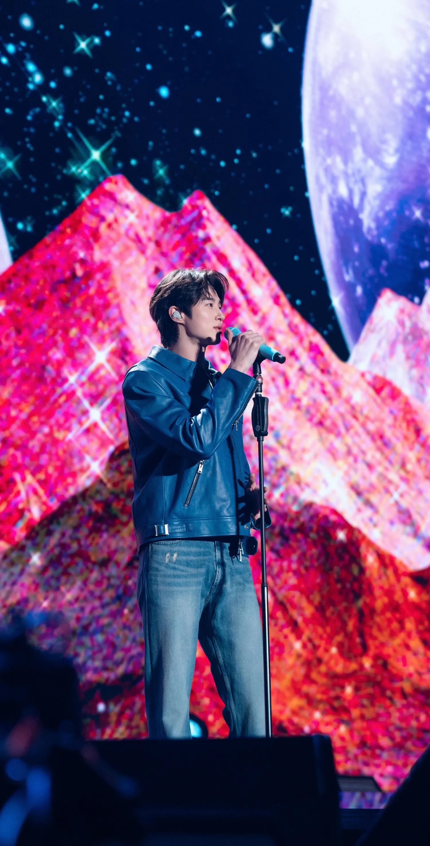 Today's popular wallpaper in Byeon Wooseok community