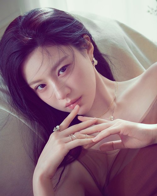 Recent activity shot of Go Younjung