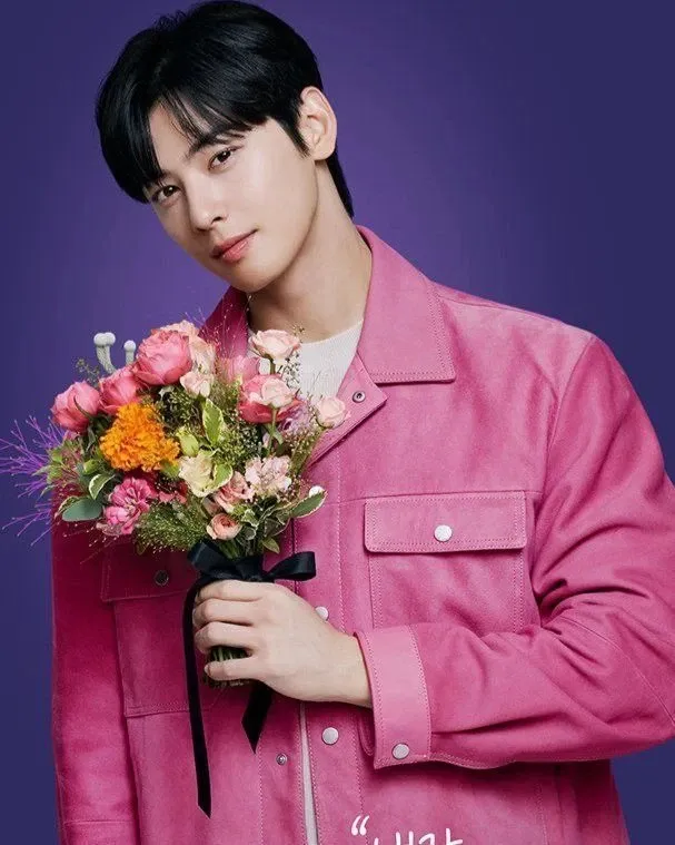 Recent activity shot of Cha Eunwoo