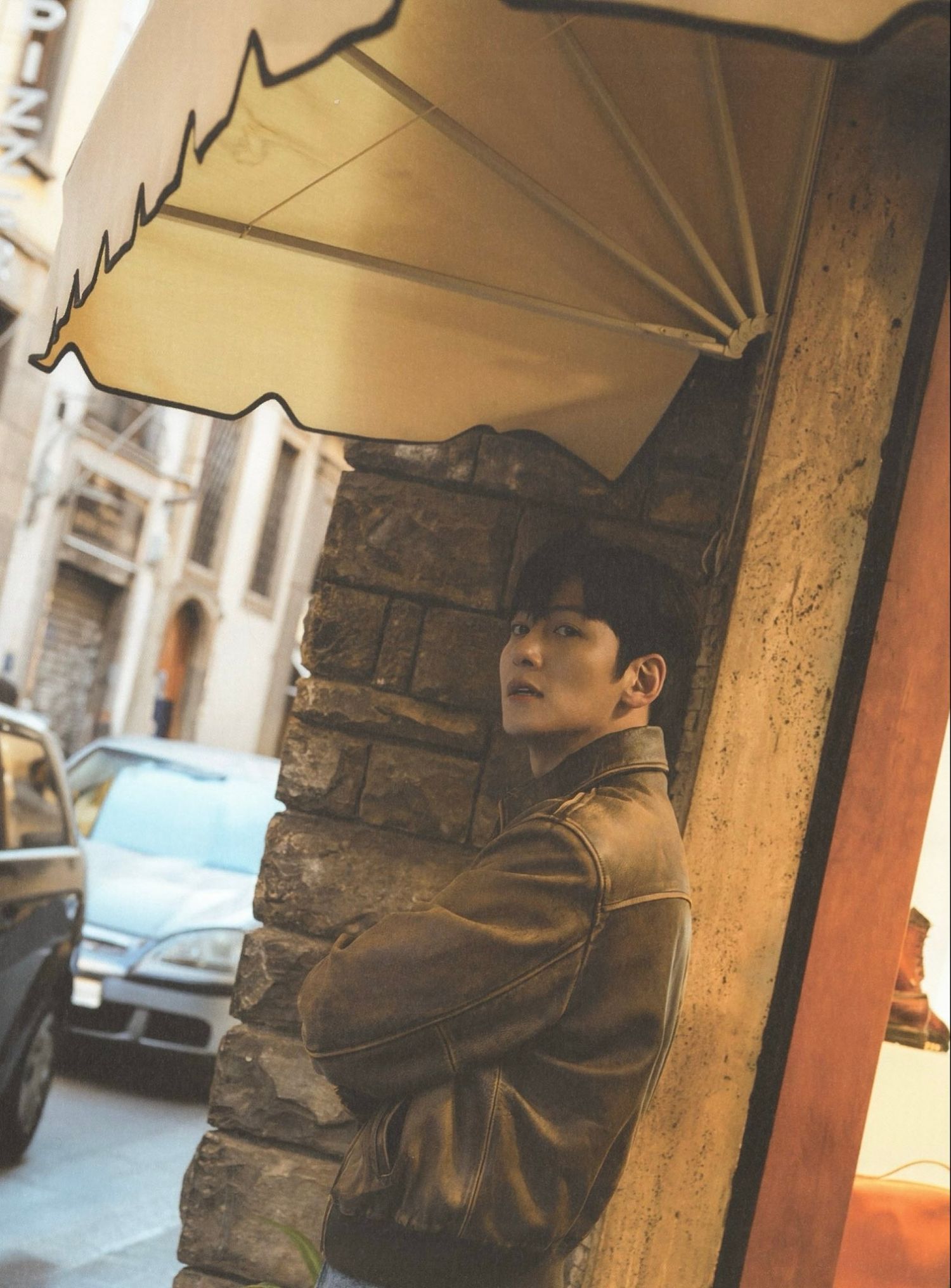 Behind-the-scenes cut of Ji Changwook