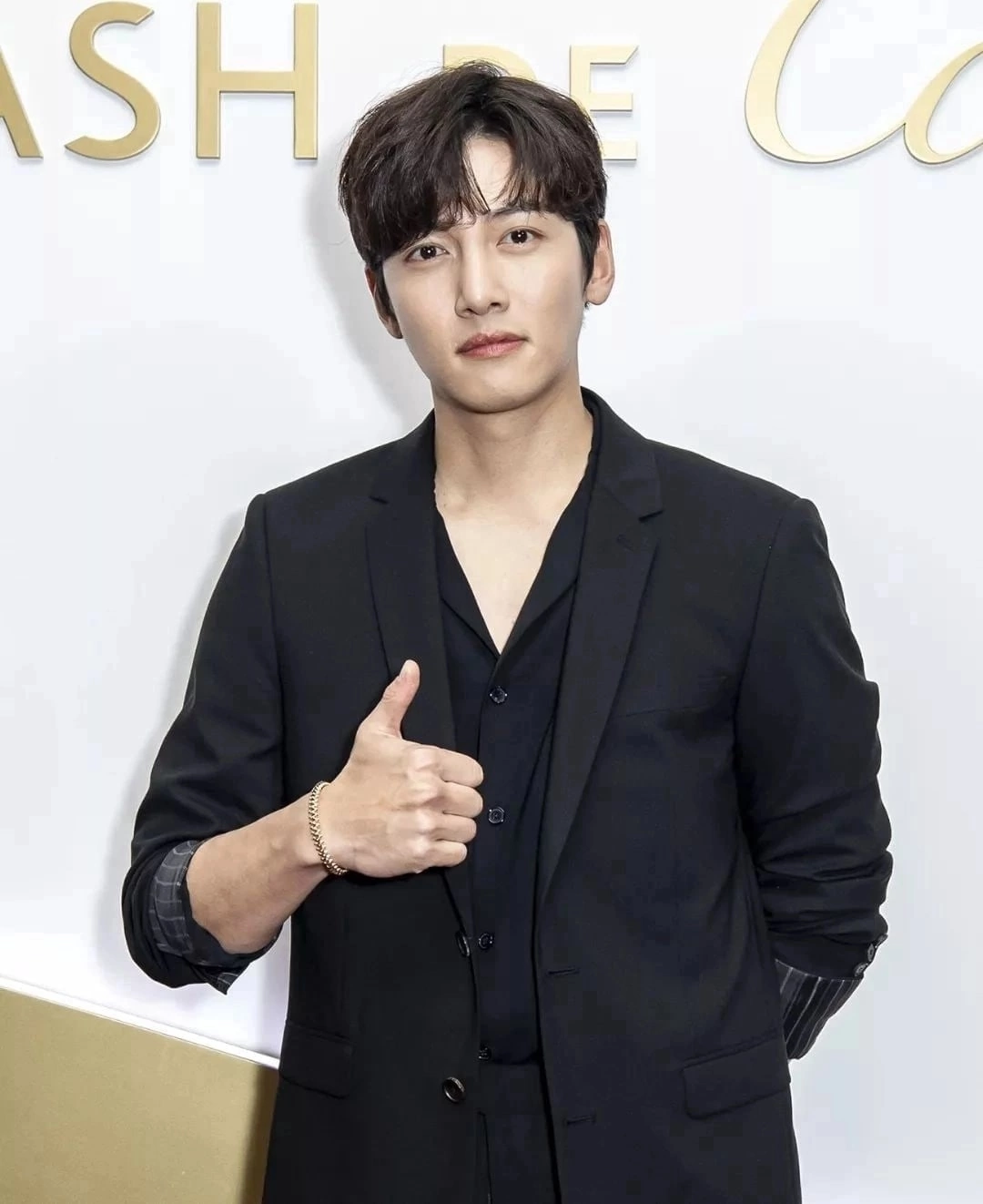 지창욱 최근 활동샷