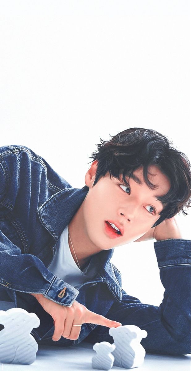 Special wallpaper made by Park Jihoon's fans