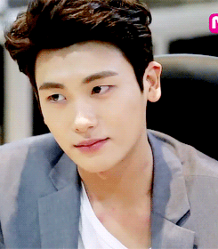 Behind-the-scenes cut of Park Hyungsik