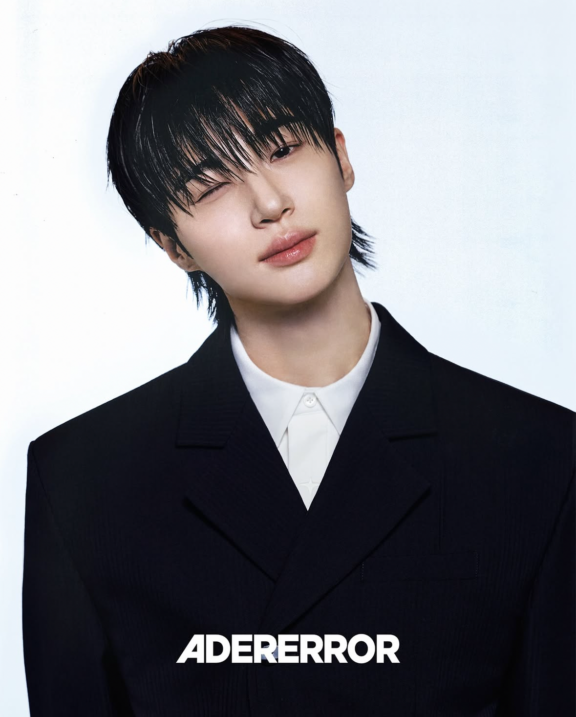 边佑锡的最新照片